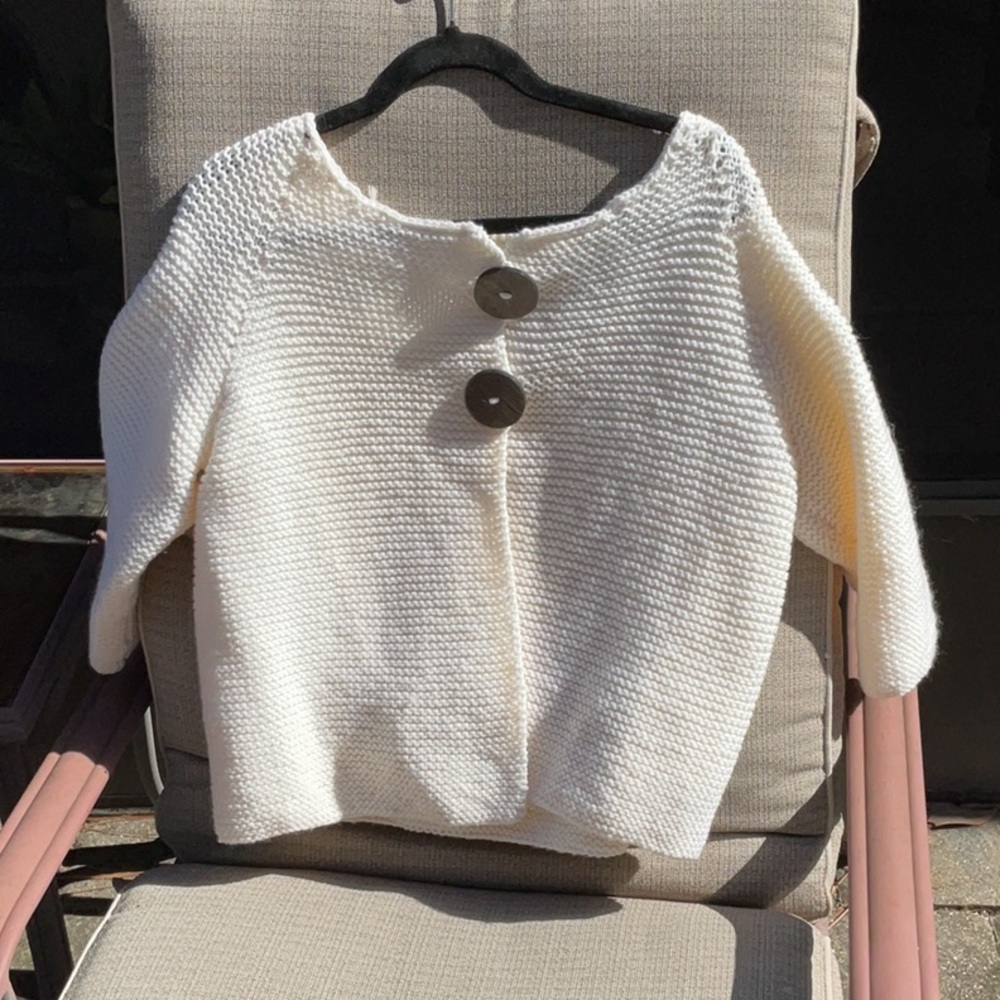 HAND MADE SWEATER CARDIGAN WITH WOOD BUTTONS